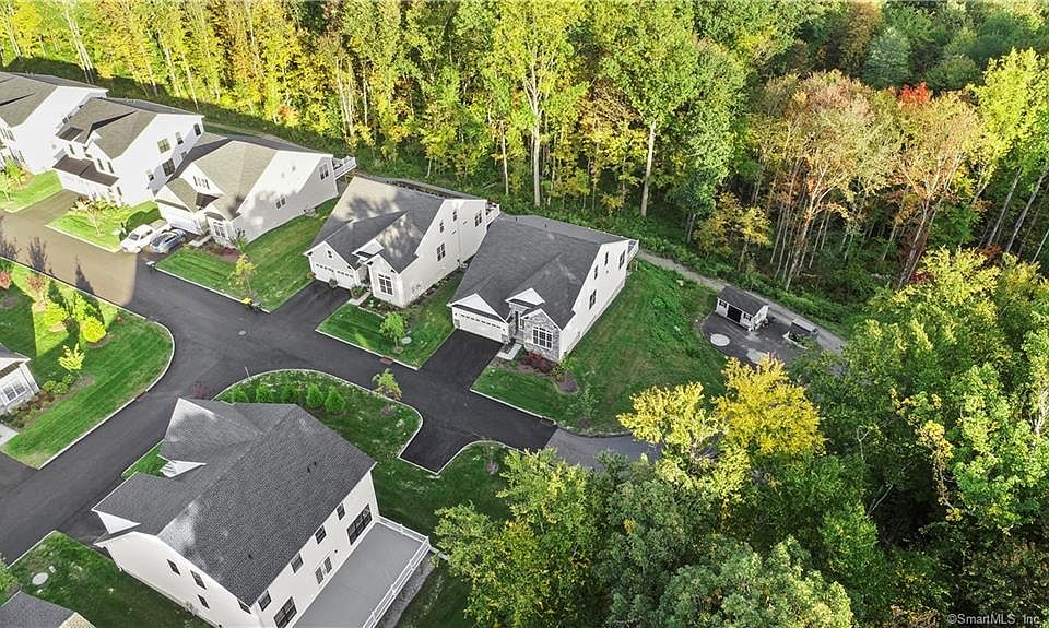28 Enclave Cir 28, Newtown, CT 06470 Zillow