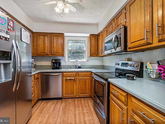 4th image of 612 Lanark Ct