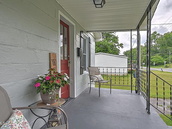 3rd image of 2020 Shelby St
