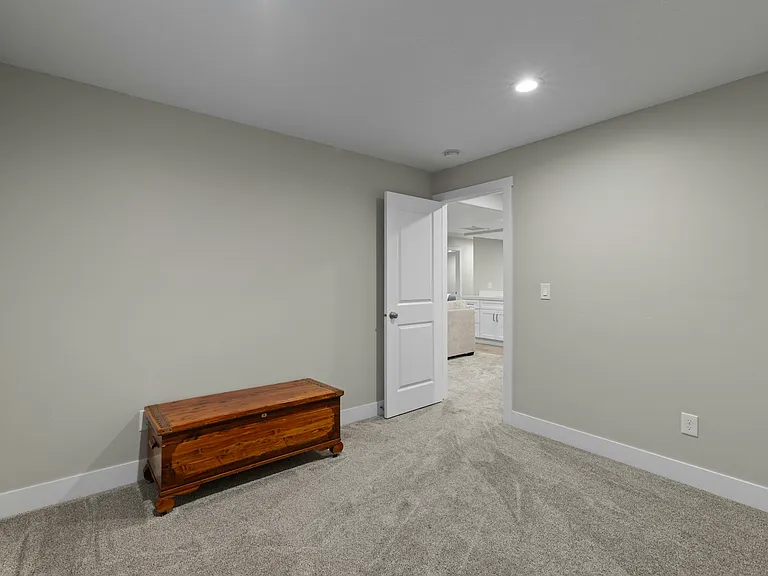 824-2800 W North Lake Dr — Photo 21