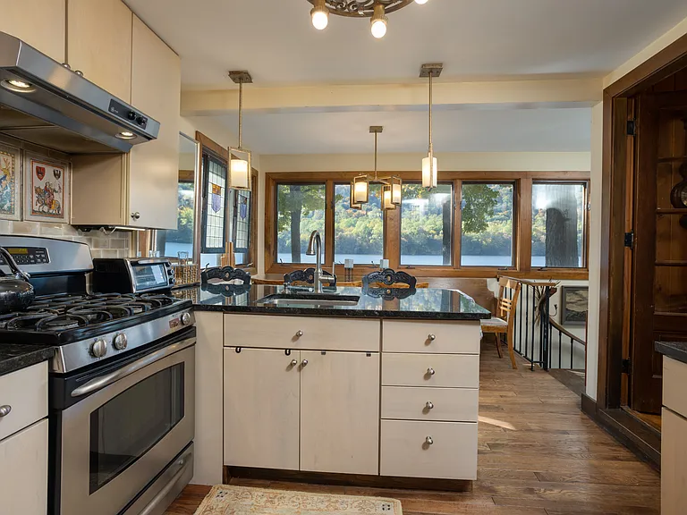 10 Juniper Ln — Photo 24