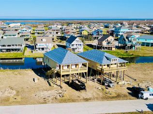 1975 Royalville Ct, Crystal Beach, TX 77650