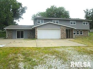 2 Woodland Ln, Macomb, IL 61455