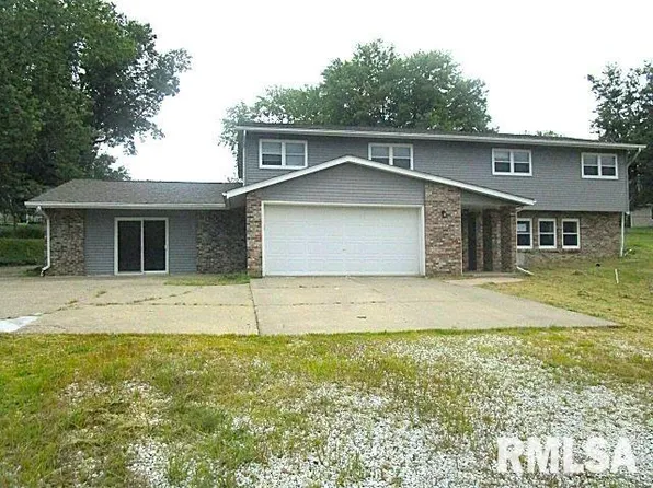 2 Woodland Ln, Macomb, IL 61455