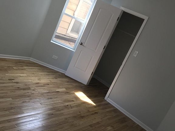 3rd image of 7715 S Saint Lawrence Ave