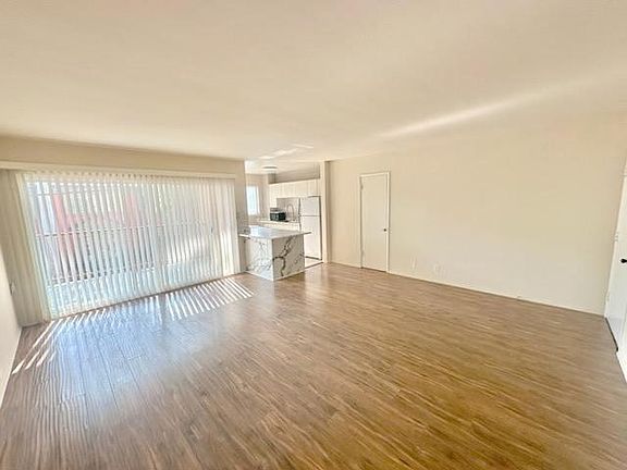 3rd image of 1001 Hammond St #20