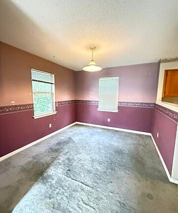 4th image of 403 N Hickory St