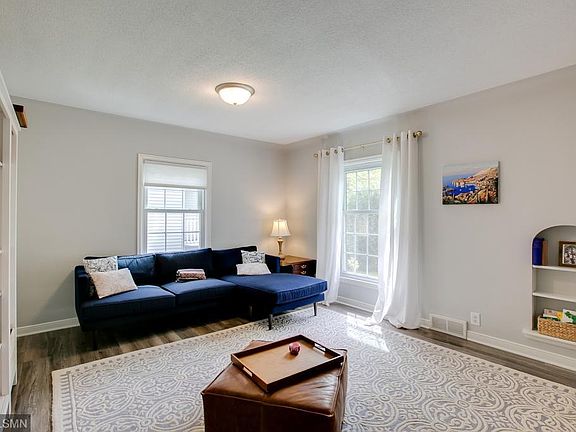 3rd image of 1060 Livingston Ave