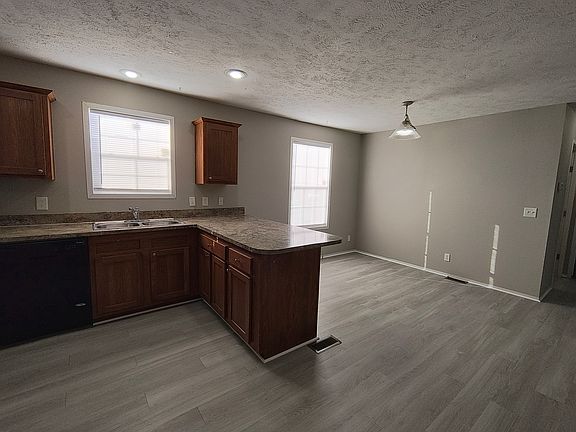 3rd image of 6102 Hickory Trl #364