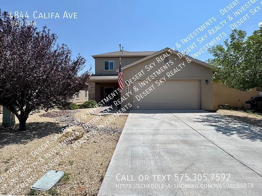 3 Bedroom 2.5 Bathroom House — Photo 2