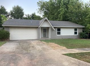 1004 E Pecan Ln, Claremore, OK 74017