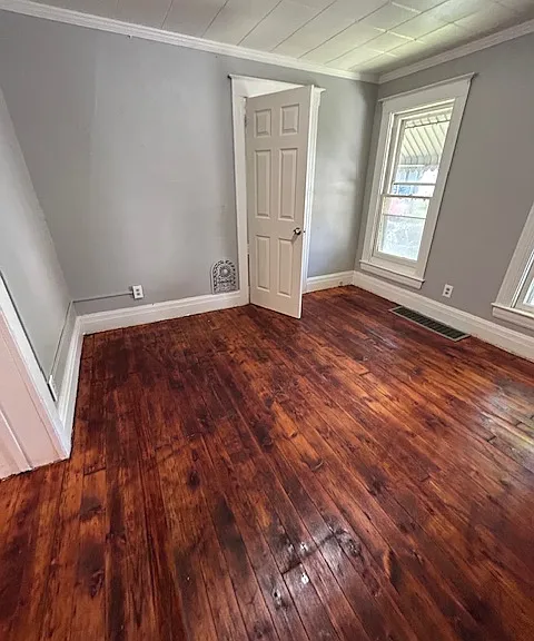 241 Curtis St — Photo 3