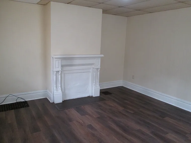 217 Bruce St — Photo 3