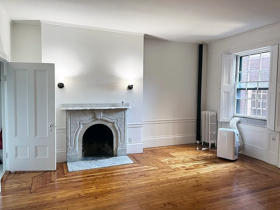 100 Myrtle St #8