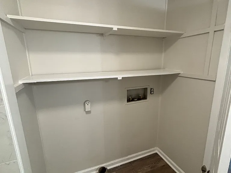 8100 N Claremont Ave — Photo 18