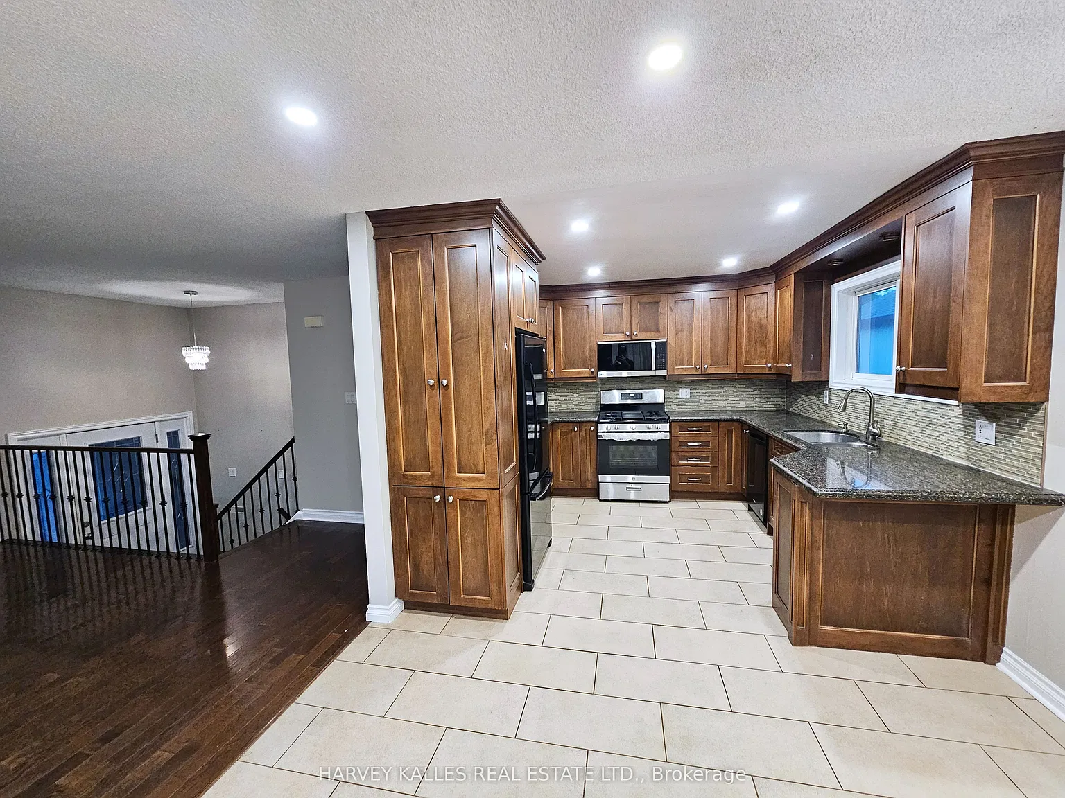 4 bed, $3,800 — Photo 3