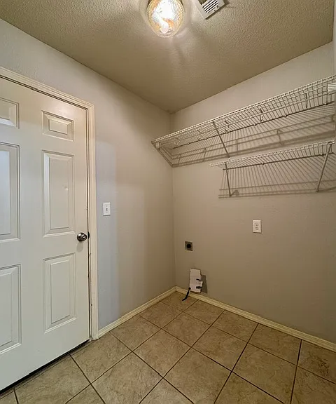 807 SW River Rock St — Photo 9