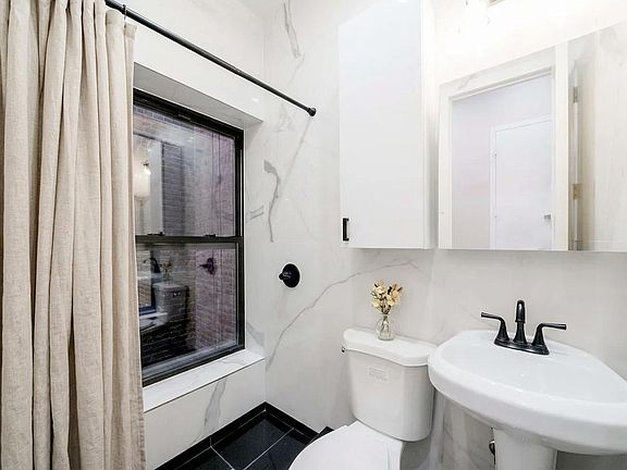 5th image of 312 W 21st St APT 5W