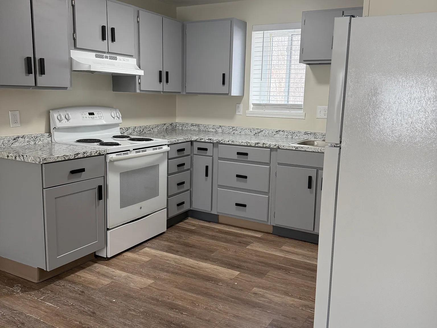 2 bed, $1,650 — Photo 2