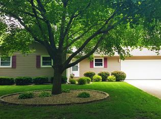 505 N 4th St, Saint Joseph, IL 61873