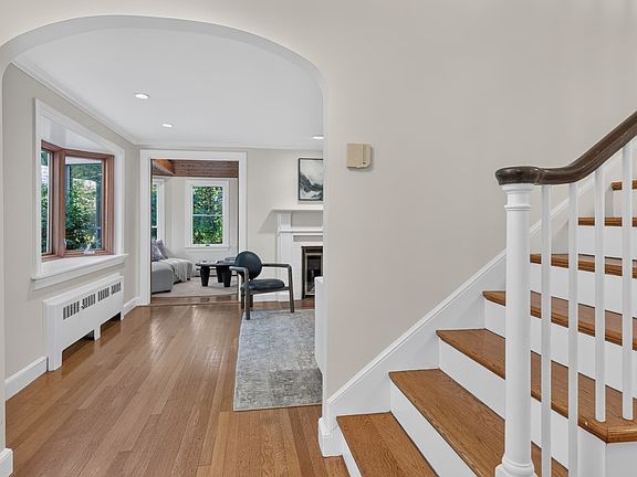 5th image of 306 Merriam St