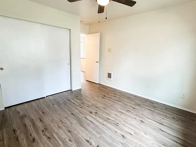 931 College Ln NE #A — Photo 20