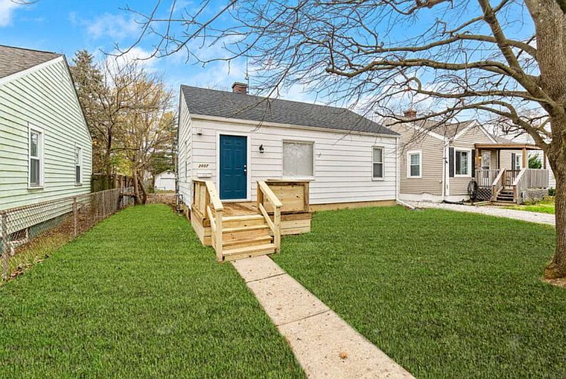 1st image of 2607 Hiawatha St