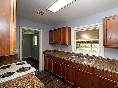 4th image of 33621 Forest Glen Dr