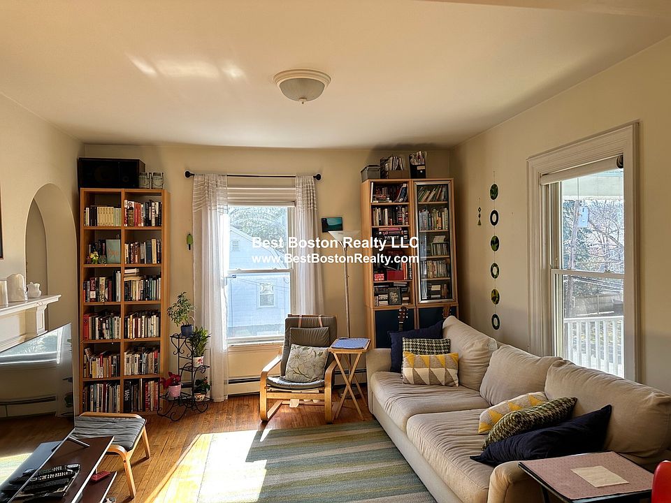 1st image of 84 Walker St Floor 2