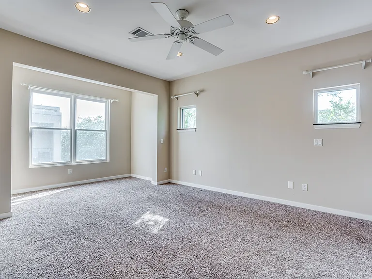 4100 Travis St #8 — Photo 18