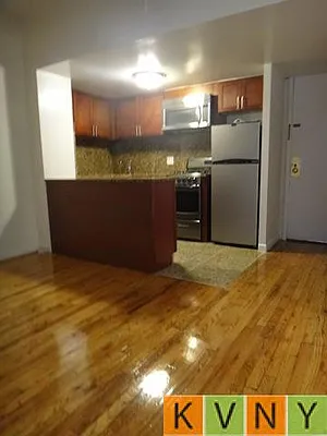 Rented by KVNY Soho | media 1
