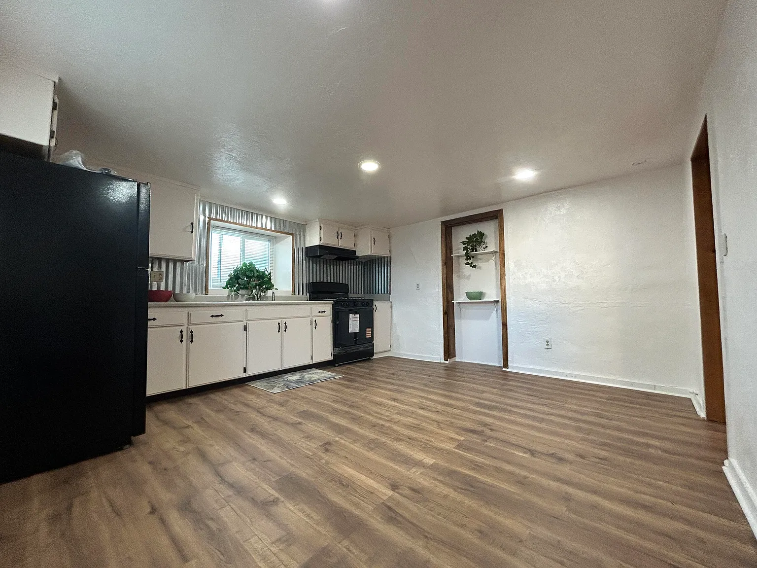 2 bed, 2.0 bath, 936 sqft, $1,575 — Photo 3
