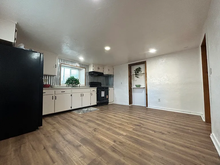 607 1/2 Baca Ave — Photo 3