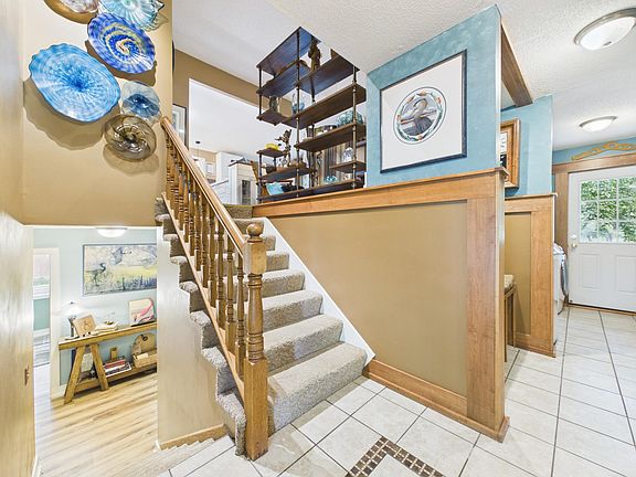 5th image of 805 Sartell Ln