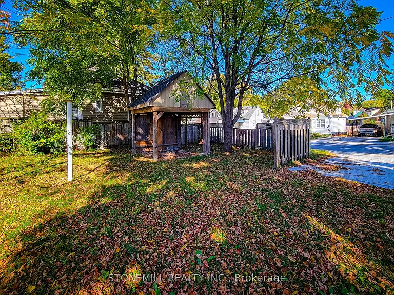 727 College Ave — Photo 19