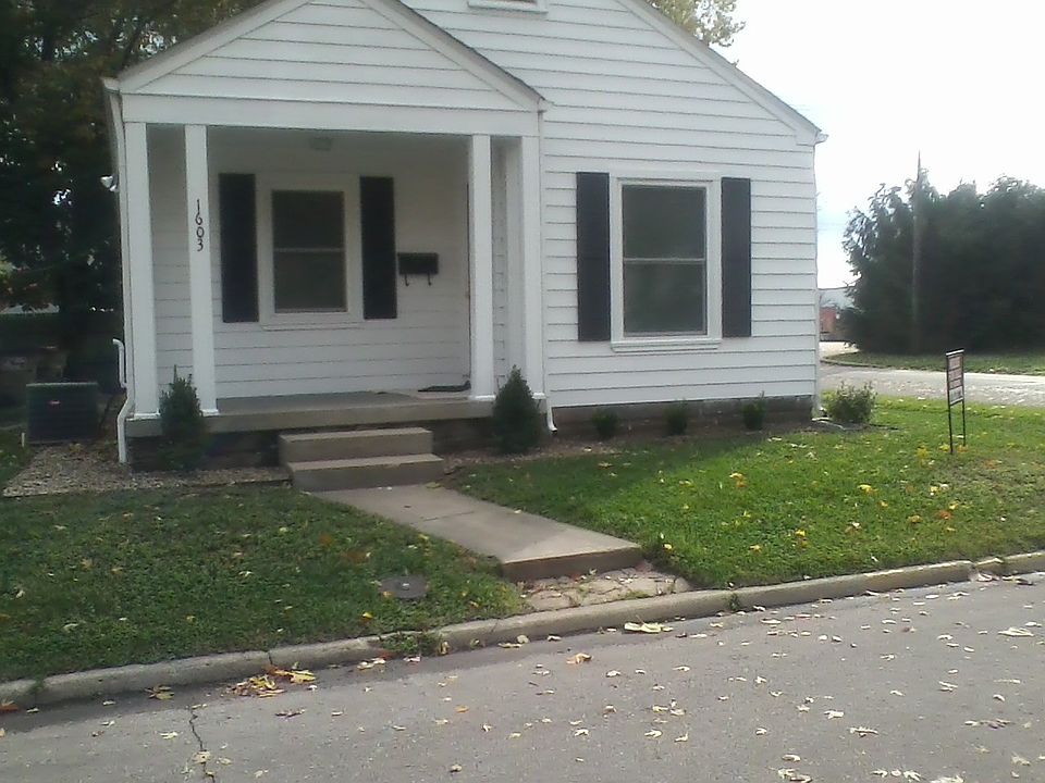 1603 Maple, Corner Lot