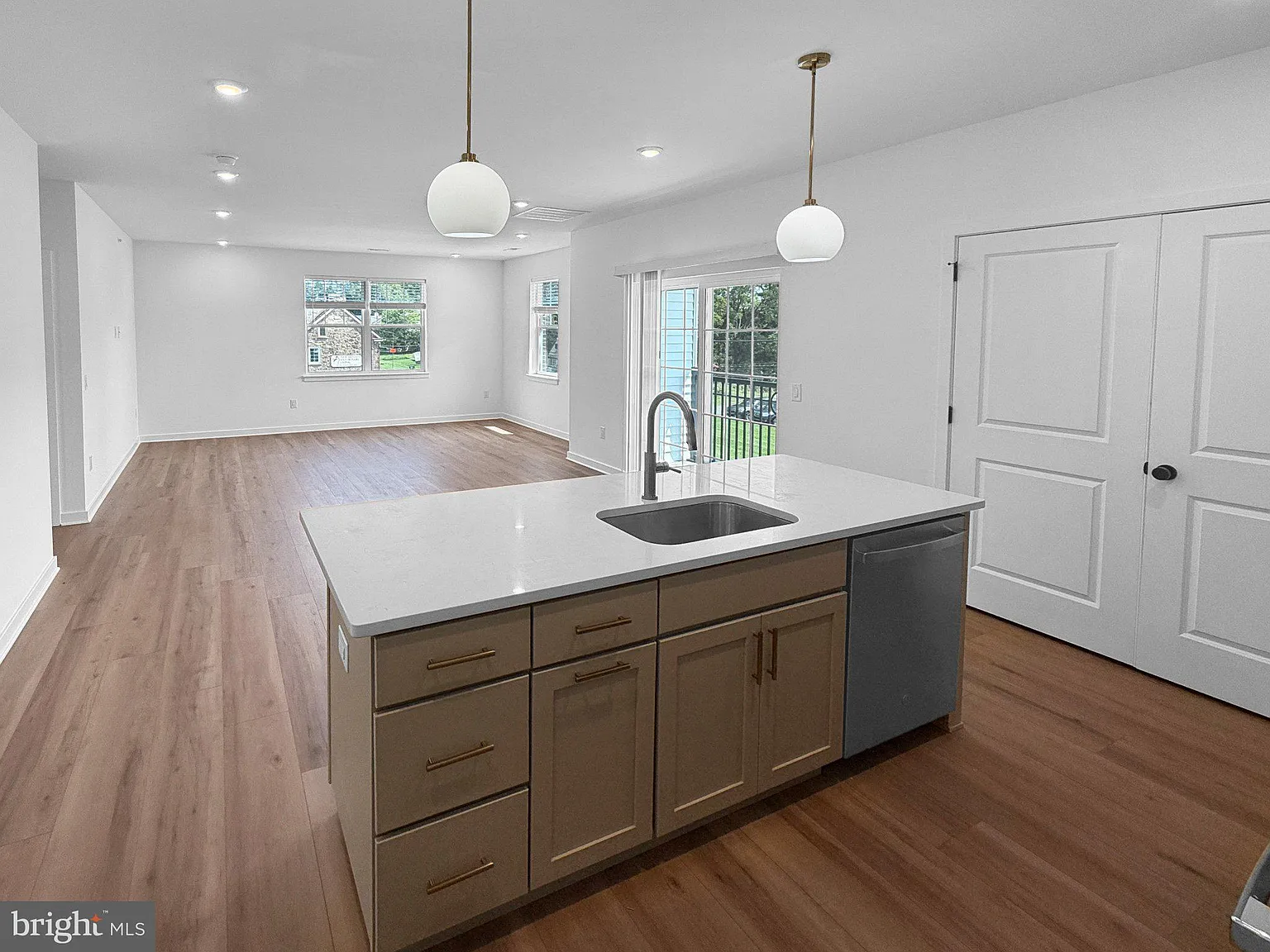 2 bed, 2.0 bath, 1040 sqft, $2,750 — Photo 4