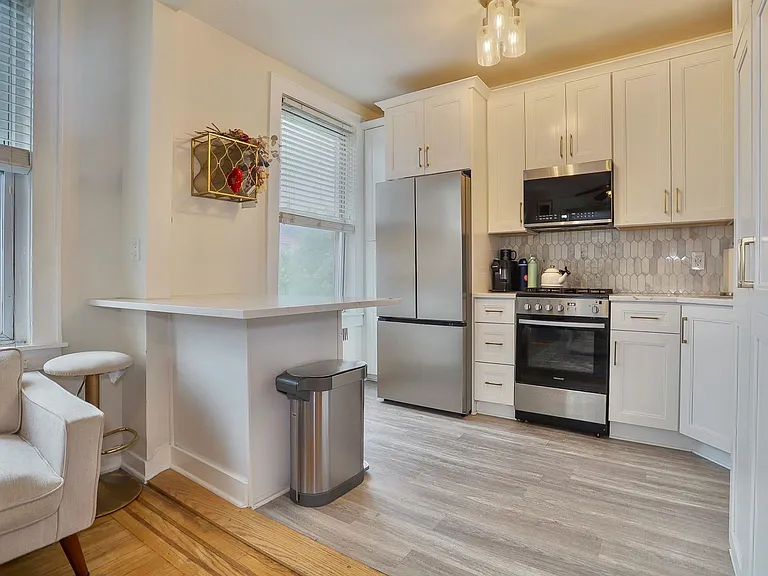 740 Washington St #6 — Photo 3