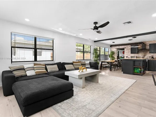 2809 SW 8th St, Fort Lauderdale, FL 33312