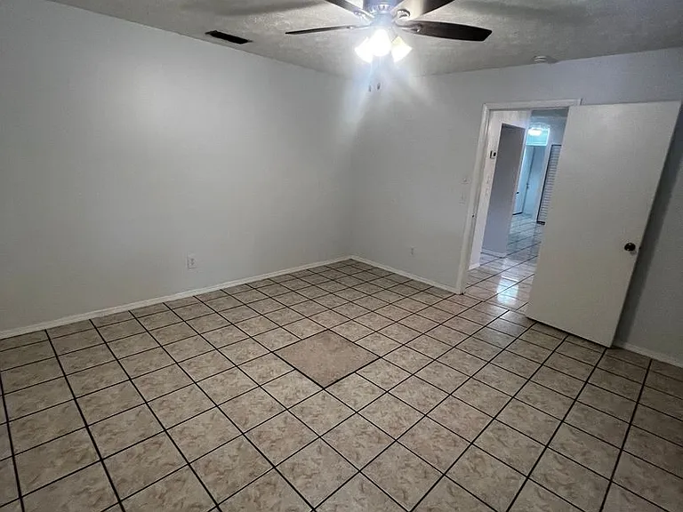 173 SE Fallon Dr — Photo 19