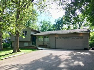 26566 Woodcrest Dr, Elko New Market, MN 55020