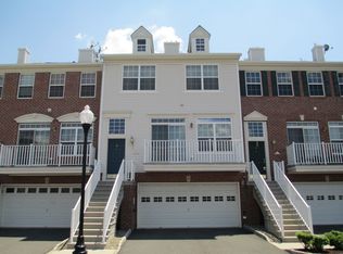 6 Lyon Ct, Jersey City, NJ 07305