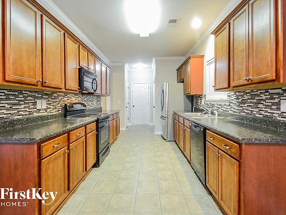 5th image of 1072 Pine Valley Dr