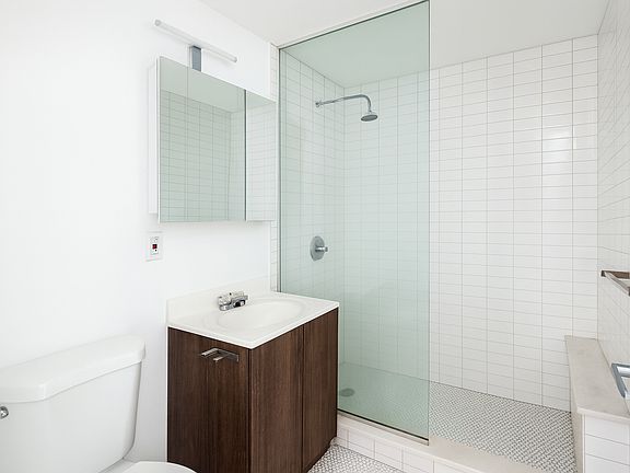 5th image of 286 Stanhope St APT 2C