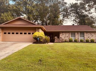 1615 Edgewood Pl, Clinton, MS 39056