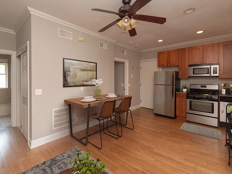 1022 W. Dakin — Photo 17