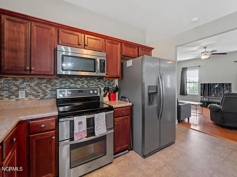 270 Silver Hills Dr — Photo 9