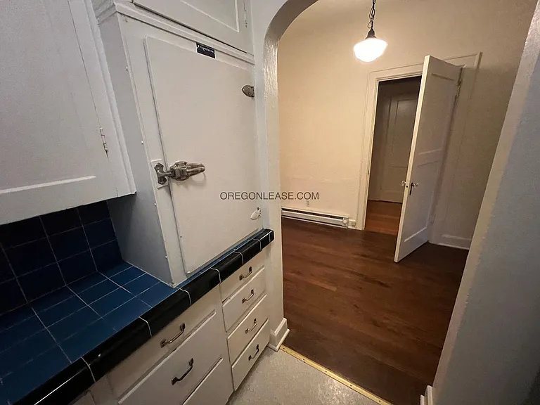 1223 Ferry St #1 — Photo 9