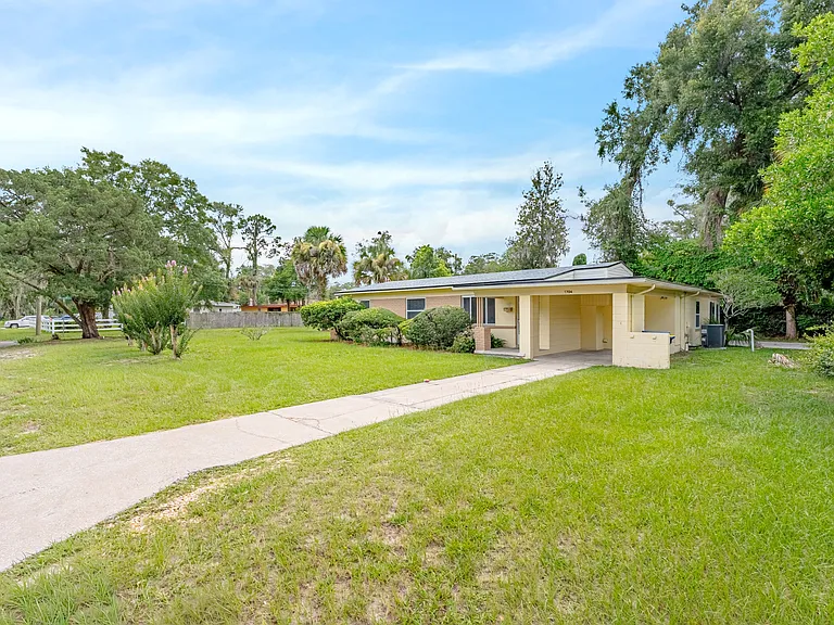 1704 Paine Ave — Photo 3