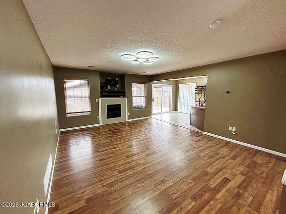 2nd image of 5882 Shelly Dr